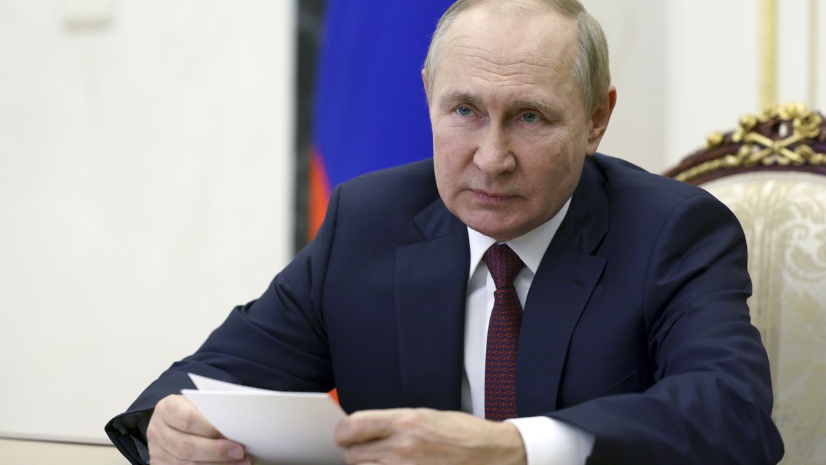 Putin by chtěl dočasné příměří, aby se mohl připravit na další útoky